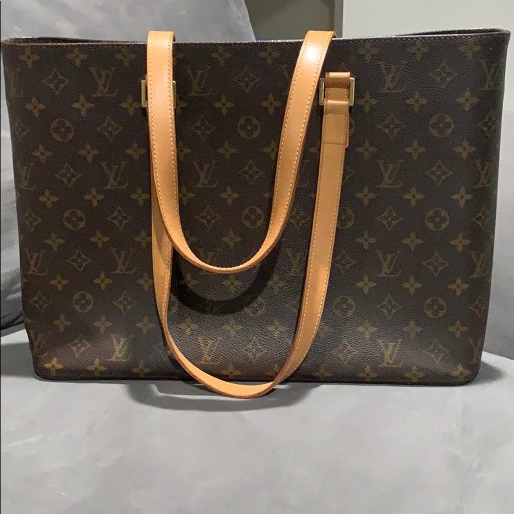 LUCO TOTE - Authentic Louis Vuitton Shoulder Bag